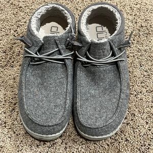 Womens hey dudes, size 10